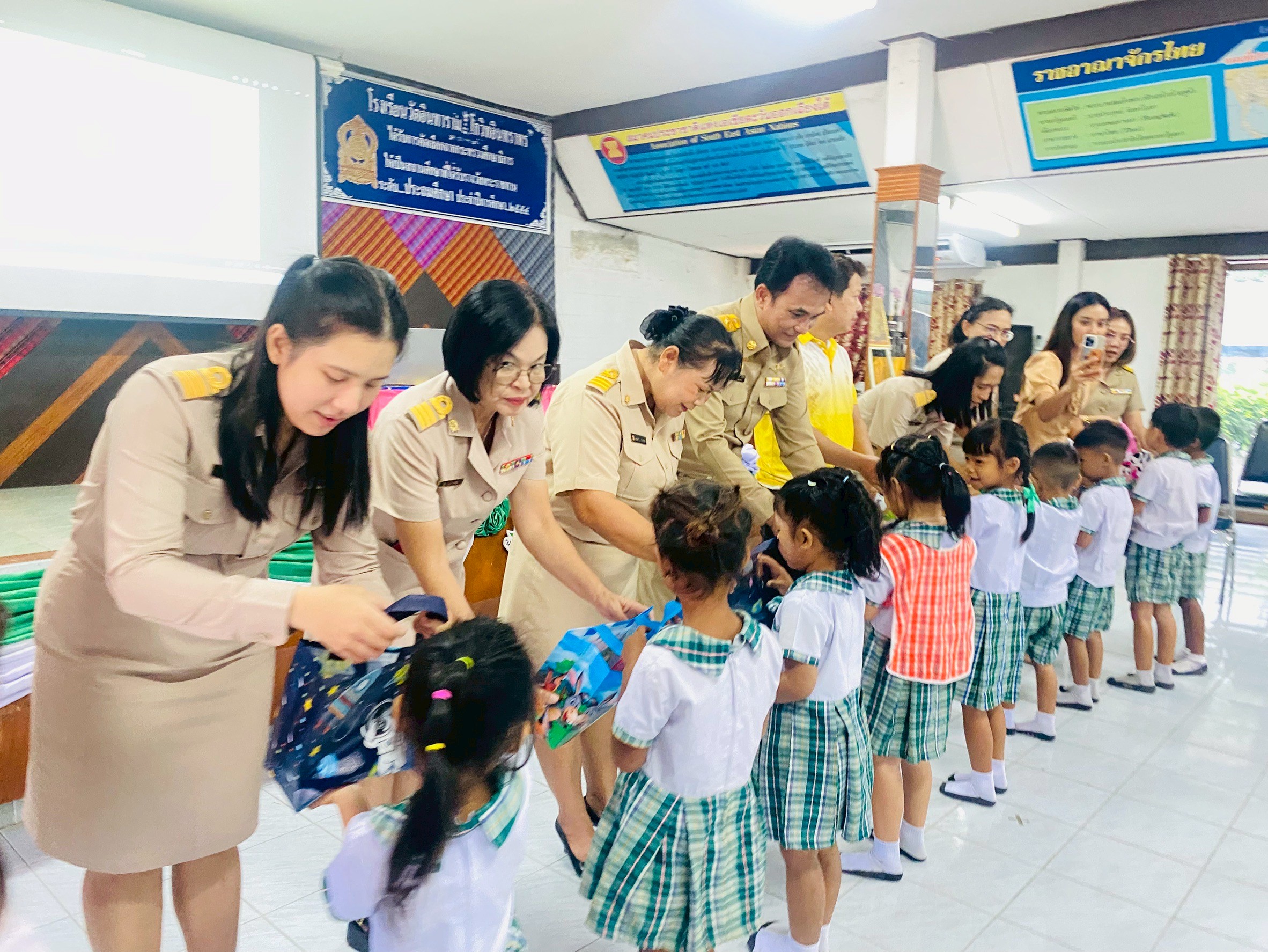 ภาพกิจกรรมโครงการเด็กวัดอินฟันสวยยิ้มสดใส